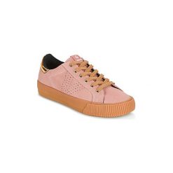 Buty Victoria DEPORTIVO SERRAJE. Różowe trampki i tenisówki damskie Victoria, bez wzorów, bez zapięcia. Za 231,20 zł.