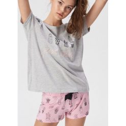 Dwuczęściowa piżama Just chill - Jasny szar. Szare piżamy damskie marki Sinsay, s, bez wzorów, bez rękawów. Za 39,99 zł.
