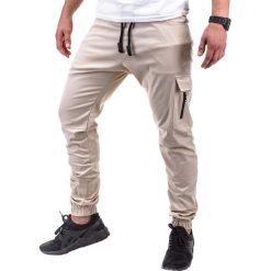 SPODNIE MĘSKIE JOGGERY P391 - BEŻOWE. Brązowe joggery męskie Ombre Clothing. Za 53,00 zł.