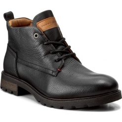 Kozaki TOMMY HILFIGER - Curtis 12AS FM0FM01163 Black 990. Czarne sneakersy męskie TOMMY HILFIGER, na co dzień, bez wzorów, ze skóry, klasyczne, bez zapięcia. W wyprzedaży za 459,00 zł.