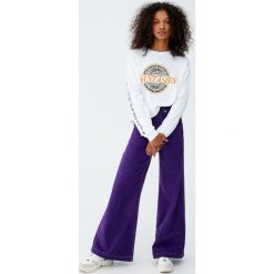 Koszulka z logo i długim rękawem. Szare koszulki damskie Pull&Bear, bez wzorów, bez kołnierzyka, z długim rękawem. Za 59,90 zł.