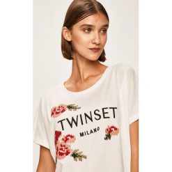 Twinset - T-shirt. Białe bluzki damskie Twinset, s, z aplikacjami, z elastanu, z okrągłym kołnierzem. W wyprzedaży za 259,90 zł.