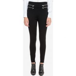 Guess Nami Spodnie Czarny. Czarne spodnie damskie Guess, s, z elastanu. Za 361,95 zł.