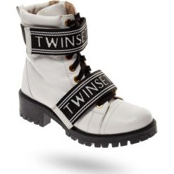 TRAPERY twinset. Szare buty trekkingowe damskie Twinset, na imprezę, ze skóry, z okrągłym noskiem, na wysokim obcasie, na sznurówki. W wyprzedaży za 1055,20 zł.