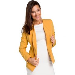 Krótki taliowany żakiet z zamkami - żółty. Żółte żakiety damskie Style, s, bez wzorów, z elastanu. W wyprzedaży za 197,00 zł.