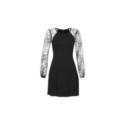 Sukienki krótkie MICHAEL Michael Kors LACE SLV FIT FLR DRS. Czarne sukienki damskie marki MICHAEL Michael Kors, s, bez wzorów, bez kołnierzyka, z krótkim rękawem, krótkie, mini. Za 879,20 zł.