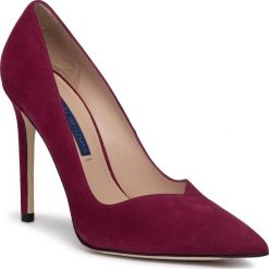 Szpilki STUART WEITZMAN - Anny 1L23152 Cranberry Suede. Czerwone półbuty damskie Stuart Weitzman, bez wzorów, ze skóry, bez obcasa, na obcasie, bez zapięcia. Za 1489,00 zł.