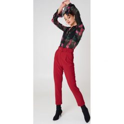 Spodnie z wysokim stanem: Trendyol Spodnie z paskiem w talii – Red