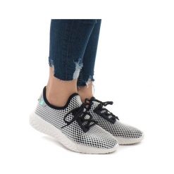 Czarne obuwie sportowe PP-45. Czarne buty sportowe damskie ButyModne, bez wzorów, sportowe. Za 67,22 zł.