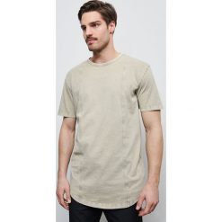 T-shirt z dzianiny z efektem sprania - Jasny szary. Szare t-shirty męskie Reserved, s, bez wzorów, z dzianiny, bez kołnierzyka. Za 49,99 zł.