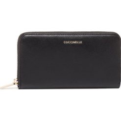 Duży Portfel Damski COCCINELLE - FW1 Metallic Saffiano E2 FW1 11 04 01 Noir 001. Czarne portfele damskie Coccinelle, bez wzorów, ze skóry. Za 599,00 zł.