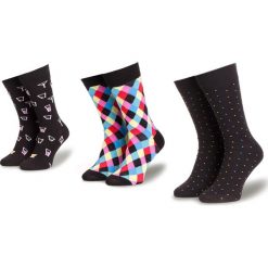 Zestaw 3 par wysokich skarpet męskich DOTS SOCKS - DTS-ZX-012-X-0000 Czarny Kolorowy. Czarne skarpetki męskie Dots Socks, bez wzorów, z elastanu. Za 39,90 zł.