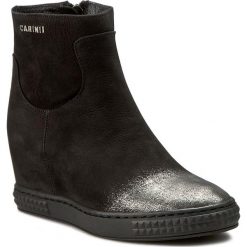 Botki CARINII - B3782/N 360-000-PSK-B88. Czarne buty zimowe damskie Carinii, z materiału, na obcasie. W wyprzedaży za 259,00 zł.