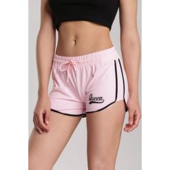 Jasnoróżowe Szorty Sereithia. Różowe szorty damskie Renee, s, bez wzorów. Za 39,99 zł.