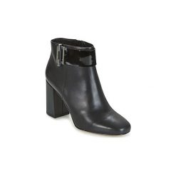 Botki MICHAEL Michael Kors GLORIA BOOTIE. Czarne botki damskie MICHAEL Michael Kors, bez obcasa, bez zapięcia. Za 776,30 zł.