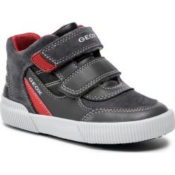 Sneakersy GEOX - B Kilwi B. A B94A7A 022ME C0062 D Dk Grey/Black. Szare trampki chłopięce Geox, bez wzorów, z zamszu, bez zapięcia. W wyprzedaży za 199,00 zł.