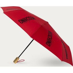 Moschino - Parasol. Czerwone parasole MOSCHINO, bez wzorów. Za 279,90 zł.