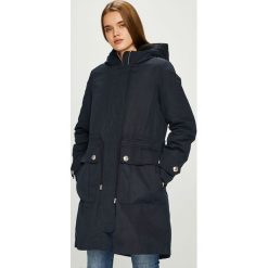 Tommy Hilfiger - Parka. Niebieskie parki damskie marki TOMMY HILFIGER, s, z bawełny, długie, z kapturem. W wyprzedaży za 1199,00 zł.