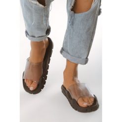Czarne Klapki Convincing. Czarne klapki damskie Born2be, bez wzorów, bez obcasa. Za 39,99 zł.