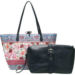 Desigual torebka damska Aria Capr wielokolorowa. Torebki klasyczne damskie Desigual, bez wzorów, bez dodatków. W wyprzedaży za 239,00 zł.
