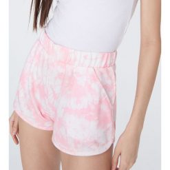 Szorty tie dye - Różowy. Różowe szorty damskie Sinsay, s, bez wzorów. Za 29,99 zł.