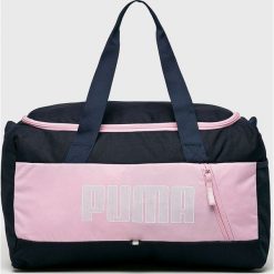 Puma - Torba sportowa. Zielone torebki damskie sportowe Puma, w paski, z poliesteru, sportowe, na ramię, bez dodatków. W wyprzedaży za 119,90 zł.