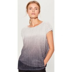 Koszulka z efektem ombre - Szary. Szare koszulki damskie Mohito, xs, bez wzorów, bez kołnierzyka, bez rękawów. Za 59,99 zł.