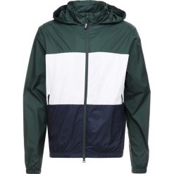 Nike SB DRY HOODED STRIPE Kurtka wiosenna midnight green/white/obsidian. Zielone kurtki męskie marki Nike SB, m, bez wzorów, z poliesteru. Za 399,00 zł.