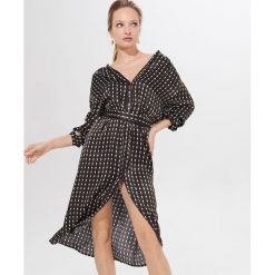 Wzorzysta sukienka z wiskozy - Brązowy. Pomarańczowe sukienki damskie Mohito, z wiskozy. Za 179,99 zł.