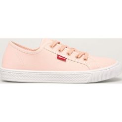 Levi's - Trampki. Różowe trampki i tenisówki damskie Levi's®, bez wzorów, z gumy, na sznurówki. Za 149,90 zł.