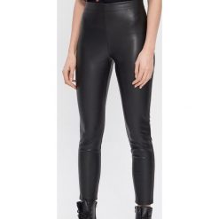 Legginsy z imitacji skóry - Czarny. Czarne legginsy damskie House, s, bez wzorów, ze skóry. Za 59,99 zł.