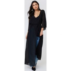 NA-KD Boho Sukienka-płaszcz z szyfonu - Black. Czarne sukienki boho NA-KD Boho, z szyfonu. Za 161,95 zł.