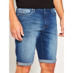 Szorty jeansowe Calvin Klein Jeans J30J314640. Niebieskie spodenki i szorty męskie Calvin Klein Jeans, m, bez wzorów, z elastanu. Za 299,00 zł.