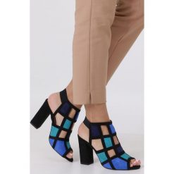 Niebieskie sandały skórzane zabudowane z gumką na słupku casu ds-274/a. Niebieskie sandały damskie Casu, bez wzorów, ze skóry, eleganckie, bez obcasa, na słupku, bez zapięcia. Za 299,99 zł.