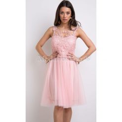 Sukienka Astor Pudrowa. Szare sukienki damskie Modaforyou, s, bez wzorów, z elastanu, eleganckie, z dekoltem na plecach, bez rękawów. Za 149,00 zł.