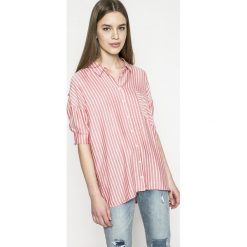 Only - Koszula Bluff. Czerwone bluzki damskie ONLY, na co dzień, bez wzorów, z wiskozy, klasyczne, z klasycznym kołnierzykiem, z długim rękawem. W wyprzedaży za 99,90 zł.