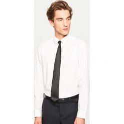 Koszula regular fit - Biały. Niebieskie koszule męskie marki Reserved, l. Za 79,99 zł.