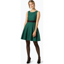 Apart - Sukienka damska, zielony. Zielone sukienki damskie Apart, bez wzorów, eleganckie, bez kołnierzyka, bez rękawów. Za 449,95 zł.
