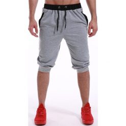 Męskie spodenki RICHARD GREY. Szare jeansy męskie Męskie spodenki RICHARD GREY, xl, bez wzorów. W wyprzedaży za 49,00 zł.