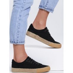 Czarne Trampki She's Freaky. Czarne espadryle damskie Renee. Za 69,99 zł.