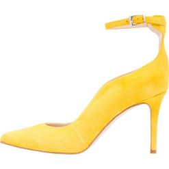 Szpilki: KIOMI Szpilki yellow