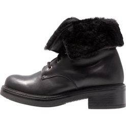 Weekend Botki sznurowane cathay nero/nero. Czarne botki damskie skórzane marki Weekend, na sznurówki. Za 749,00 zł.
