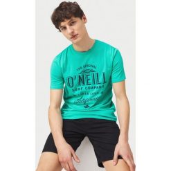 O'Neill Muir Koszulka Zielony. Zielone podkoszulki męskie O'Neill, m, z nadrukiem, z bawełny, bez kołnierzyka, z krótkim rękawem, krótkie. Za 94,95 zł.
