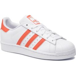Buty adidas - Superstar G27807 Ftwwht/Rawamb/Ftwwht. Białe buty sportowe damskie Adidas, ze skóry. W wyprzedaży za 279,00 zł.