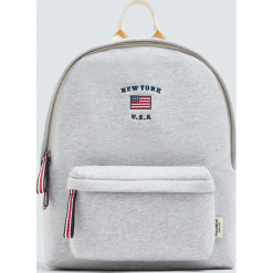 PLECAK Z FLAGĄ. Szare plecaki damskie Pull&Bear, bez wzorów. Za 99,90 zł.