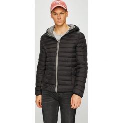 Review - Kurtka. Czarne płaszcze męskie Review, xl, bez wzorów, z poliesteru, krótkie, z kapturem. W wyprzedaży za 199,90 zł.