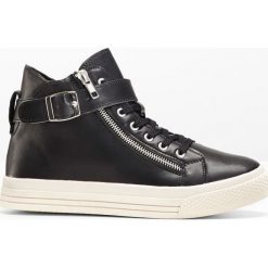 Wysokie sneakersy bonprix czarny. Czarne sneakersy damskie bonprix. Za 99,99 zł.