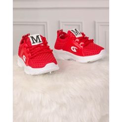 Czerwone buty sportowe sznurowane casu 629. Czerwone buty dziewczęce sportowe Casu, bez wzorów, na sznurówki. Za 29,99 zł.