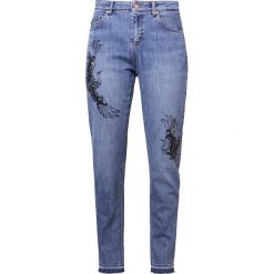 Escada Sport Jeansy Slim Fit medium blue. Szare rurki damskie marki Escada Sport. W wyprzedaży za 922,35 zł.