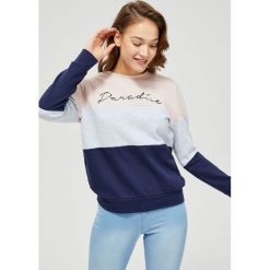 Bluza z napisem. Różowe bluzy damskie Moodo, xs, z napisami, bez rękawów, bez kaptura. Za 69,99 zł.